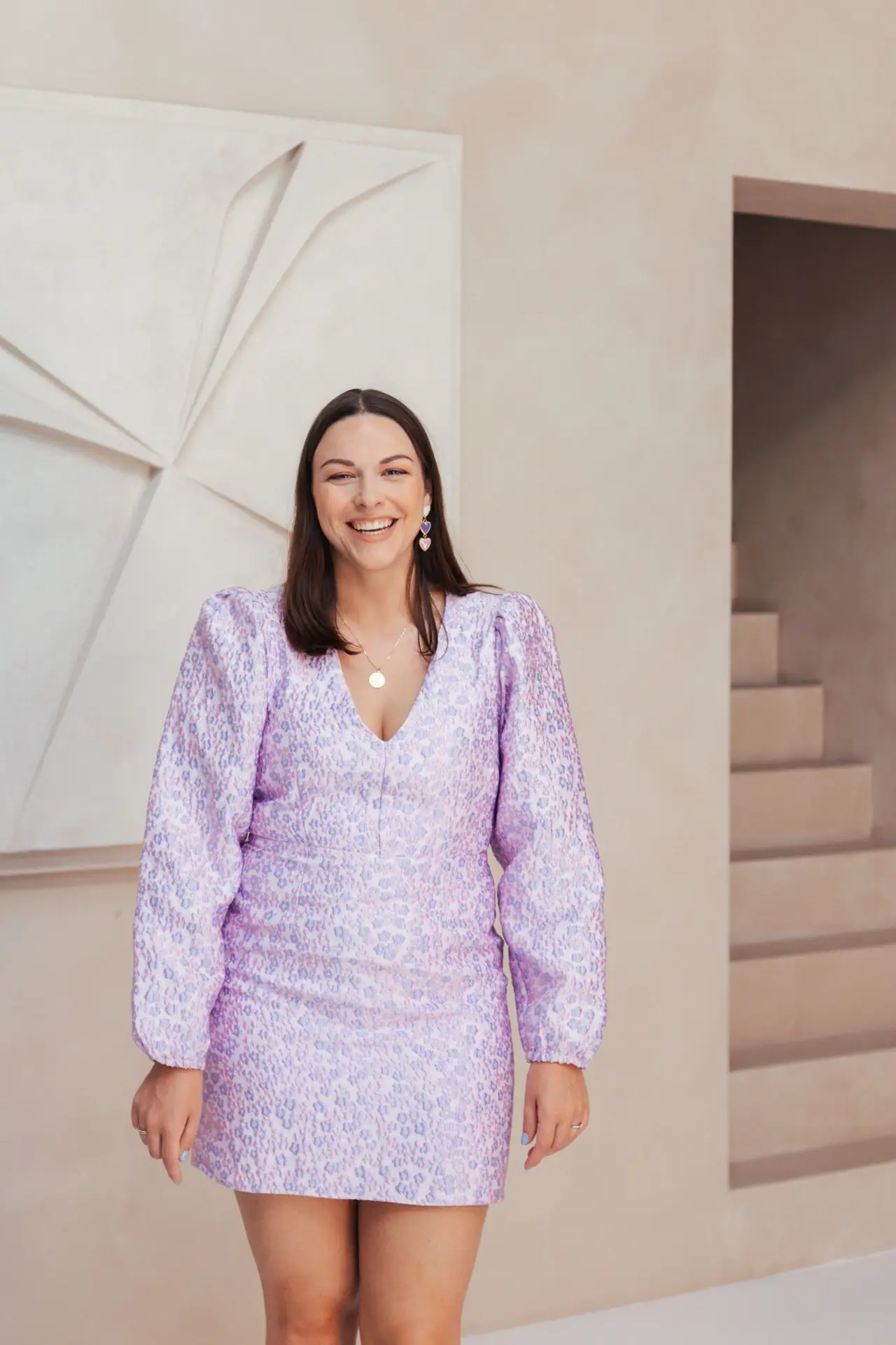 Portret van Gabrielle Lopes – Keynote Speaker & Verandervoorzitter Professioneel portret van Gabrielle Lopes, spreker en facilitator van verandering